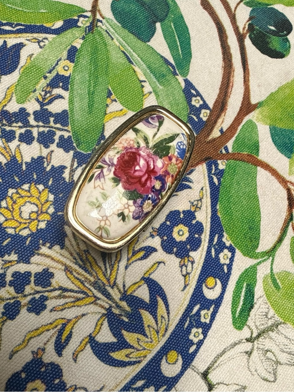 VINTAGE GOLD TONE VANITY LIPSTICK HOLDER WITH MIRROR CERAMIC RED ROSE